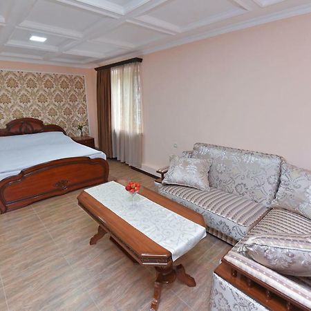 Old City Hotel Alaverdi Esterno foto