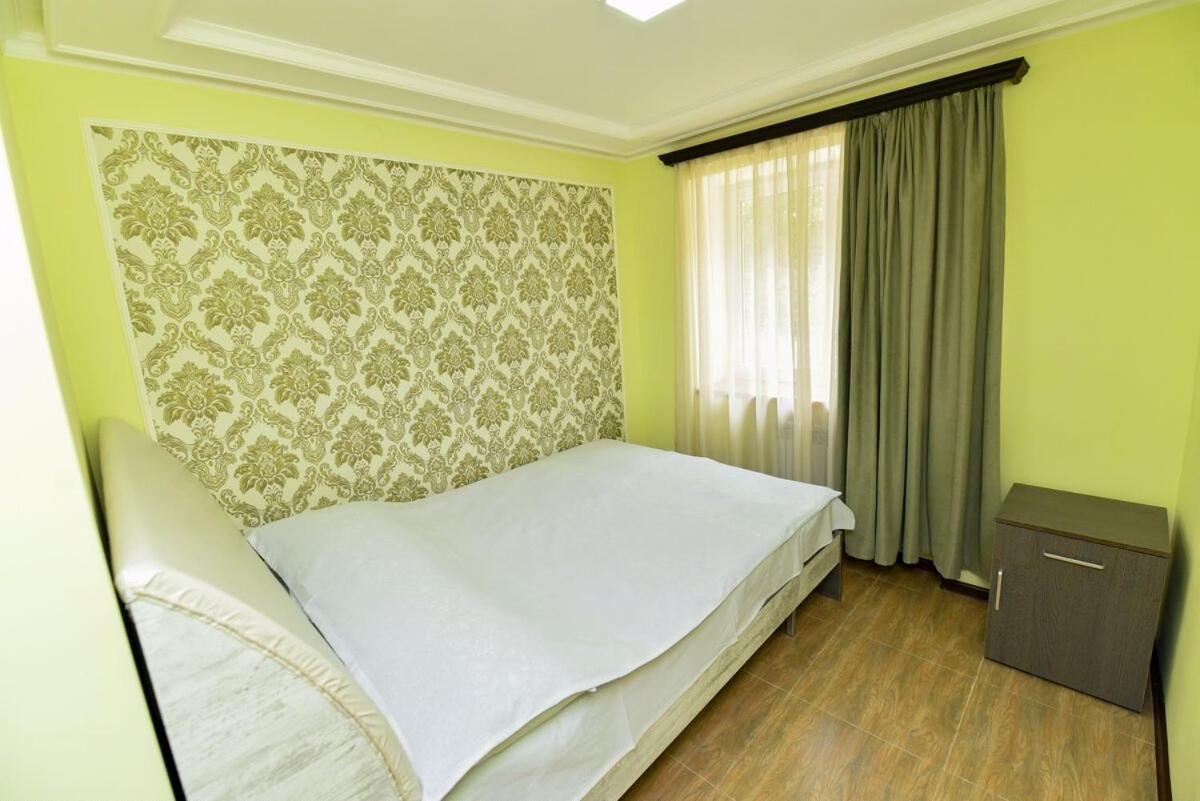 Old City Hotel Alaverdi Esterno foto