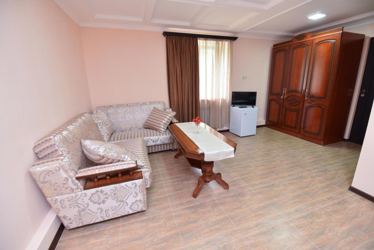 Old City Hotel Alaverdi Esterno foto